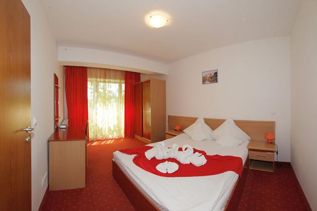Hotel International Байле Херкулане Екстериор снимка