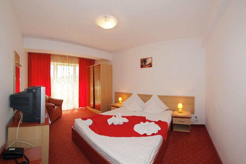 Hotel International Байле Херкулане Екстериор снимка